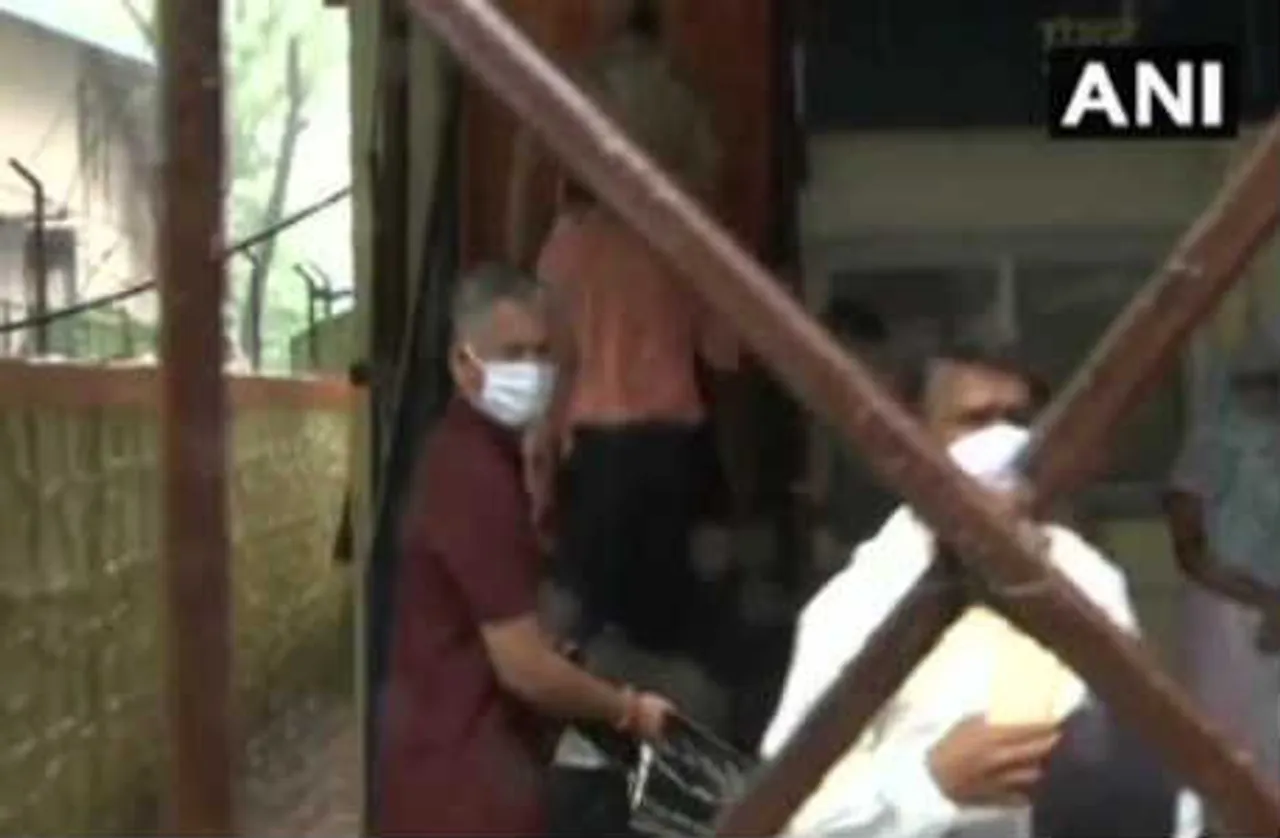 SSR Case: पहले ही दिन एक्शन में CBI, पूछताछ के लिए सुशांत के कुक को लिया हिरासत में!