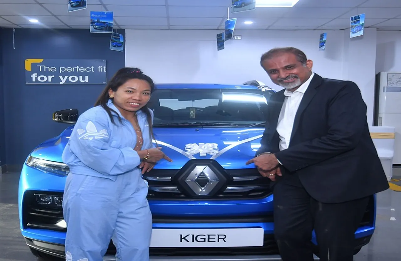 Renault Kiger SUV: रेनोल्ट इंडिया ने चानू को भेंट की एसयूवी काइगर