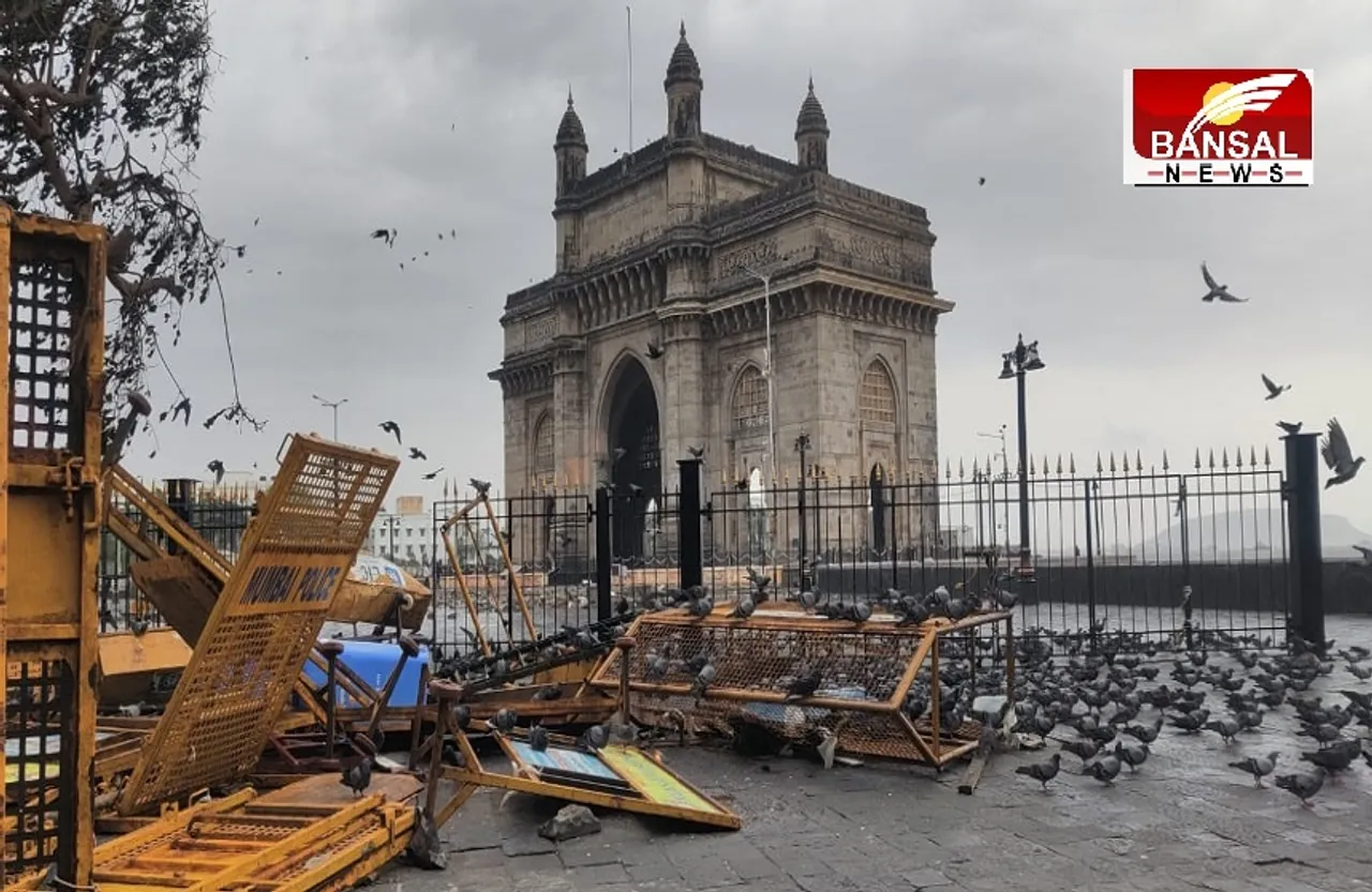 Cyclone Tauktae: ‘ताउते’ ने मचाई गेटवे ऑफ इंडिया पर भारी तबाही, तूफान के टकराने से क्षतिग्रस्त हुई दीवार