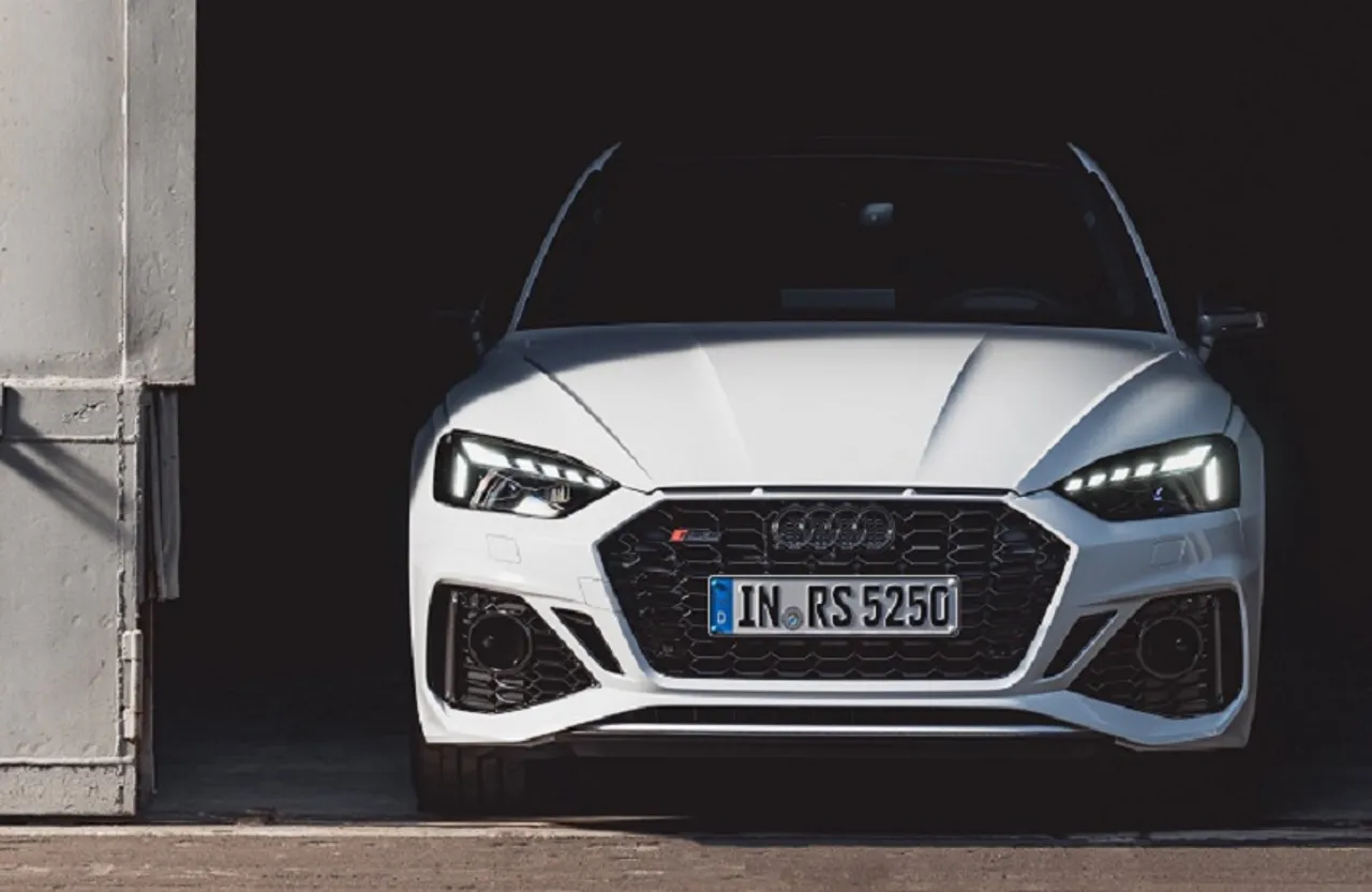 Audi RS 5: ऑडी ने भारत में आरएस 5 स्पोर्टबैक मॉडल किया पेश ,जानें कार की कीमत...
