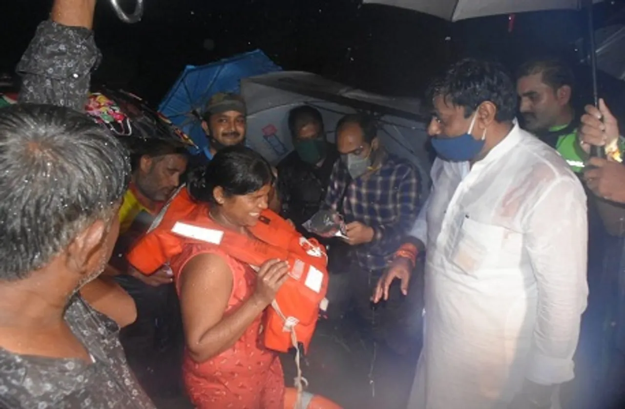 रेस्क्यू कर बाढ़ में फंसे लोगों को बचाया, प्रोटेम स्पीकर ने बचाव दल को इनाम देने की घोषणा