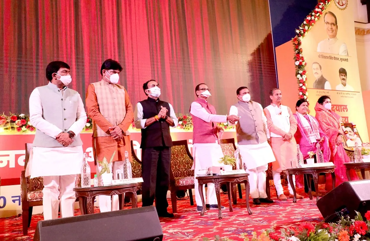 Deen Dayal Antyodaya Yojana Launch : भूखे को मिलेगा दो वक्त का भोजन,100 रसोई केंद्र का शुभारंभ