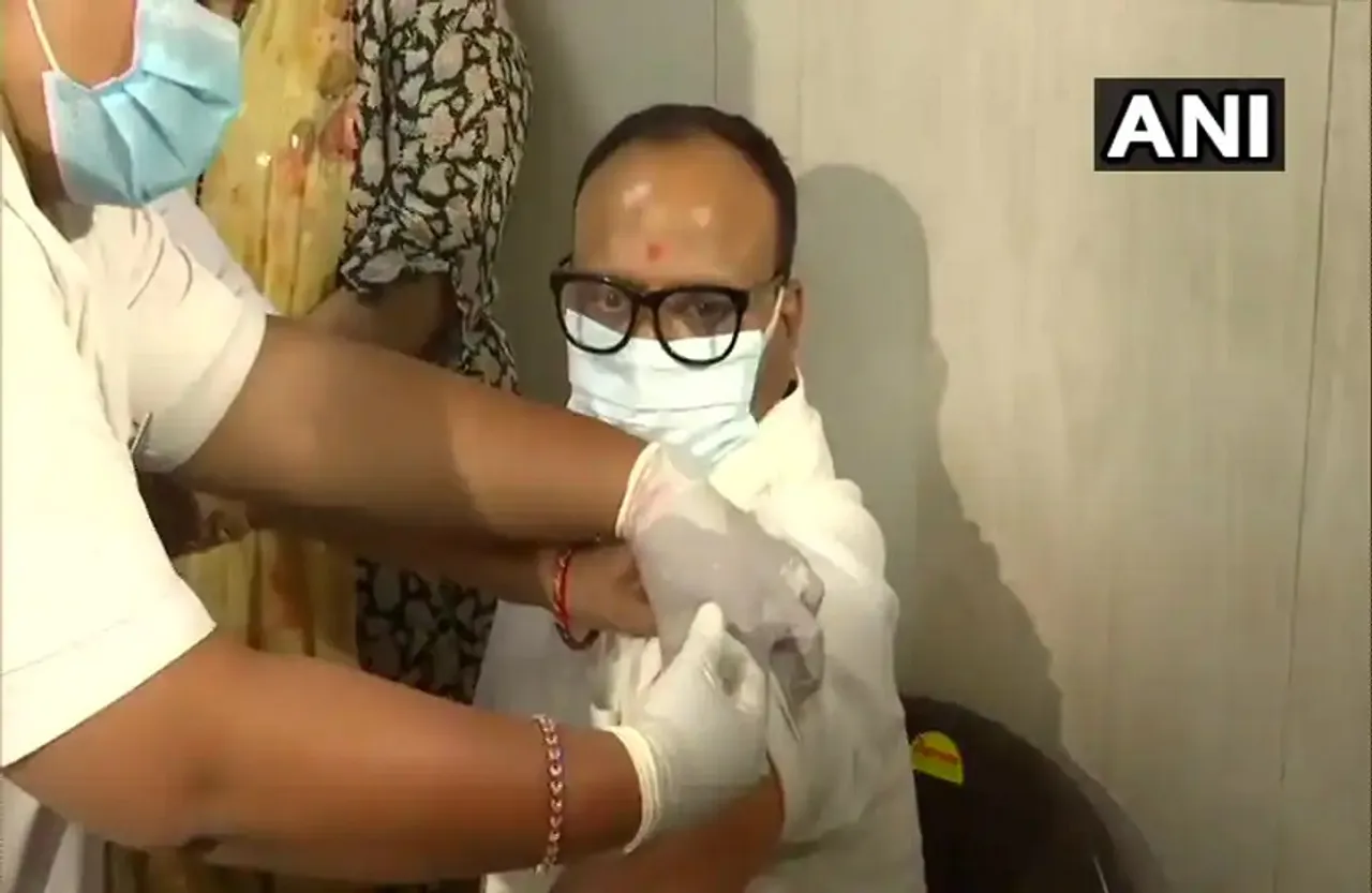 Covid-19 Update: एसआईआई और सीआईआई में हुआ समझौता, छोटे इलाकों में कोविड-19 रोकथाम टीकाकरण अभियान को देंगे बढ़ावा