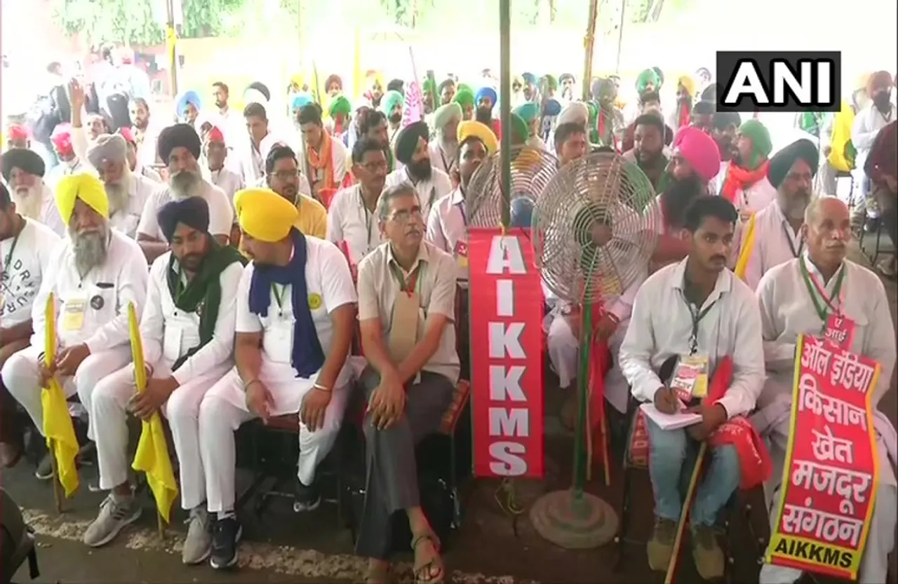 Farmers Protest:  जंतर-मंतर के लिए रवाना हुए किसान सिंघु, सुरक्षा बल तैनात