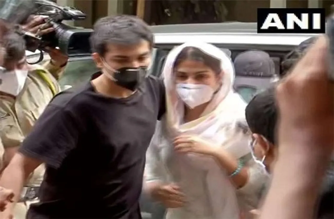 14 दिन के लिए न्यायिक हिरासत में भेजी गई रिया चक्रवर्ती