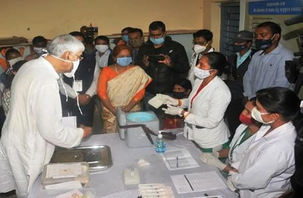 Corona Vaccine का ड्राई रन, स्वास्थ्य मंत्री टी.एस. सिंहदेव ने किया निरीक्षण