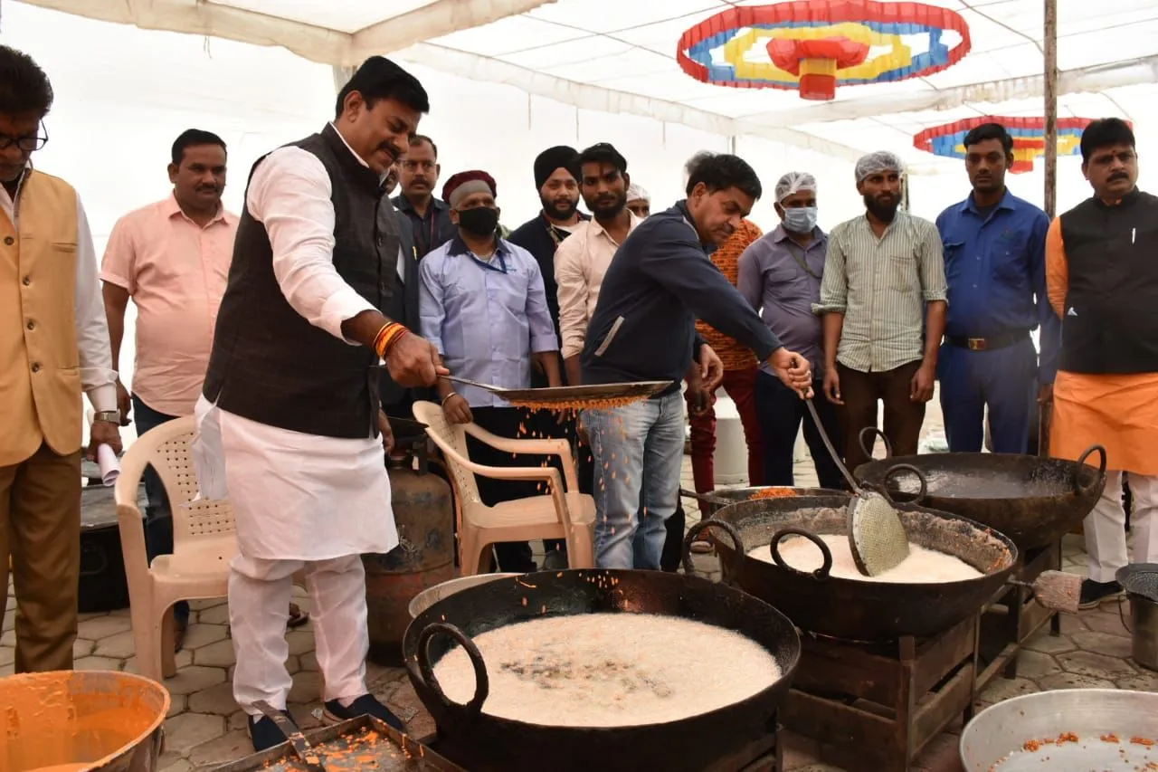 Tribal Pride Day : बूंदी छानते दिखे विधायक रामेश्वर शर्मा, तैयारियों का लिया जायजा