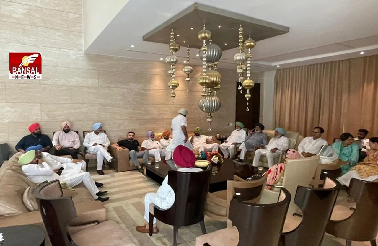 Punjab Assembly Election 2022: नवजोत सिंह सिद्धू के घर पर शक्ति प्रदर्शन, 62 विधायक हुए शामिल