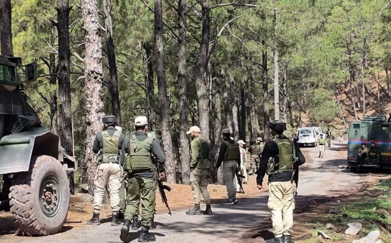 Two Terrorists Killed: जम्मू-कश्मीर के उरी सेक्टर में सुरक्षाबलों की आतंकियों से मुठभेड़, घुसपैठ कर रहे दो आतंकवादी ढेर