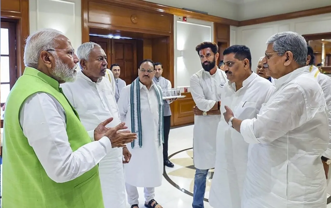 NDA Meeting Live Update: PM Modi के घर अहम बैठक, Amit Shah, JP Nadda भी मौजूद, मंत्रिमंडल को लेकर चर्चा