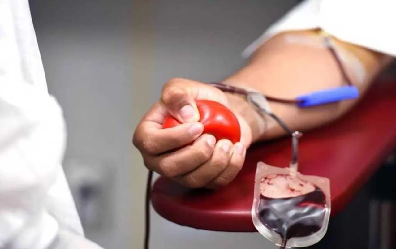 Benefits of Blood Donation: नई कोशिकाओं के निर्माण के अलावा और भी हैं रक्तदान के फायदे