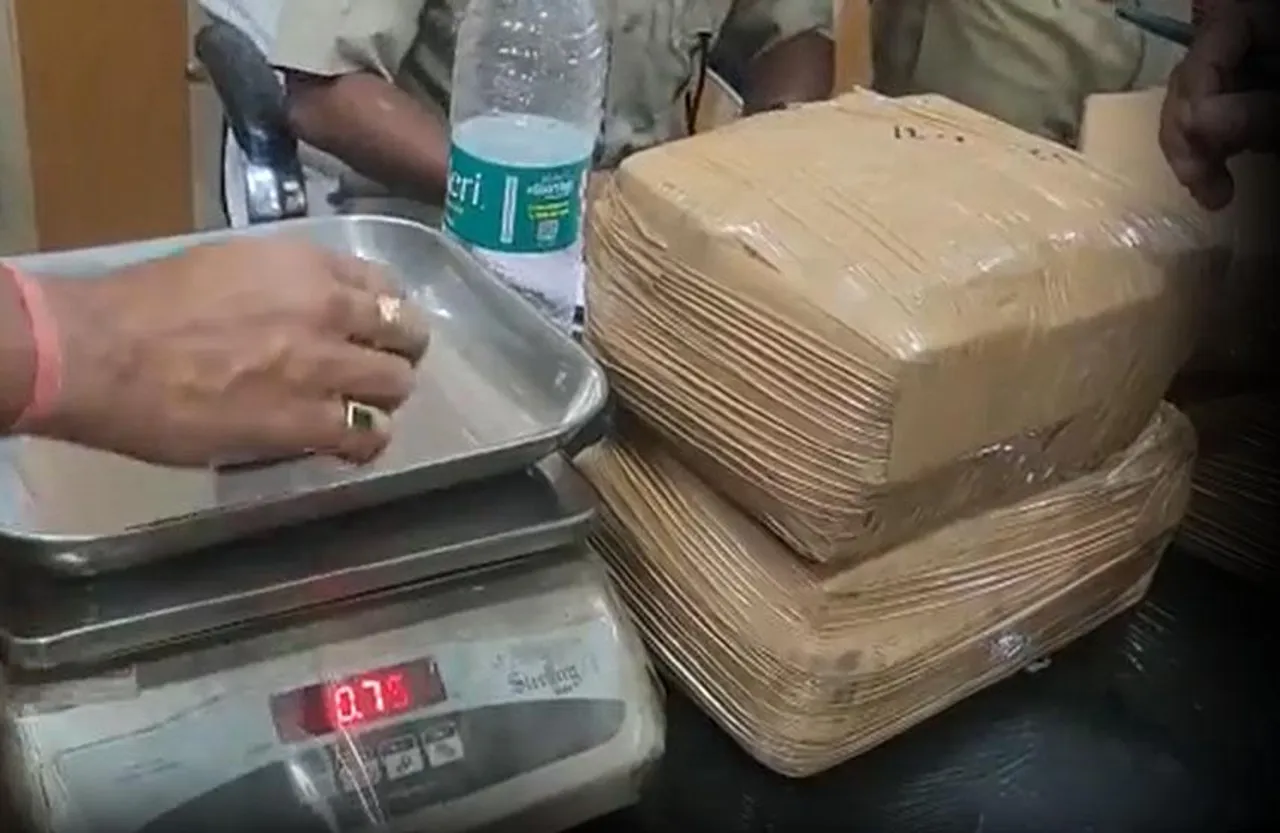 CG Durg Gold: बस में मिला 21 किलो सोना, देखकर मच गया हड़कंप