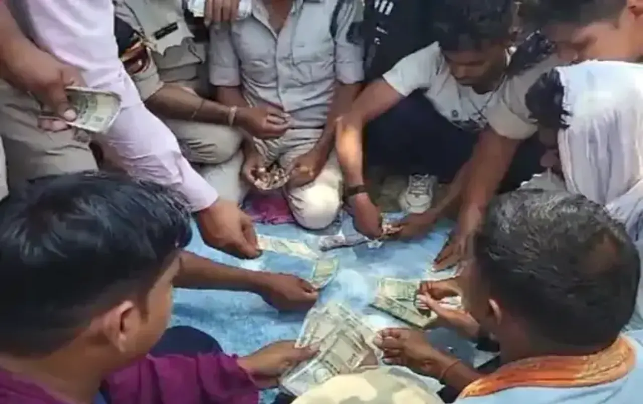 CG Lok Sabha Chunav Duty: बिलासपुर में स्‍ट्रॉन्‍ग रूम के बाहर पुलिसकर्मियों का जुए पर दांव, वीडियो हुआ वायरल