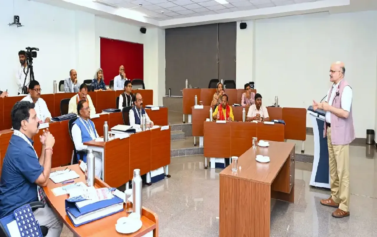 CG Minister Chintan Shivir: IIM में साय कैबिनेट की मास्‍टर क्‍लास, नीति आयोग CEO ने बताया मोदी के कामकाज का स्‍टाइल