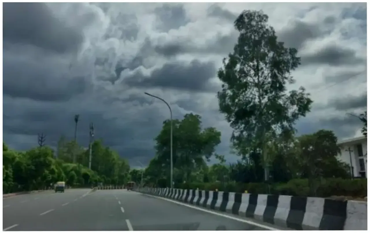 CG Weather Update: छत्तीसगढ़ के कुछ क्षेत्रों में आज बारिश के आसार, अगले महीने से बढ़ेगा प्रदेश का तापमान