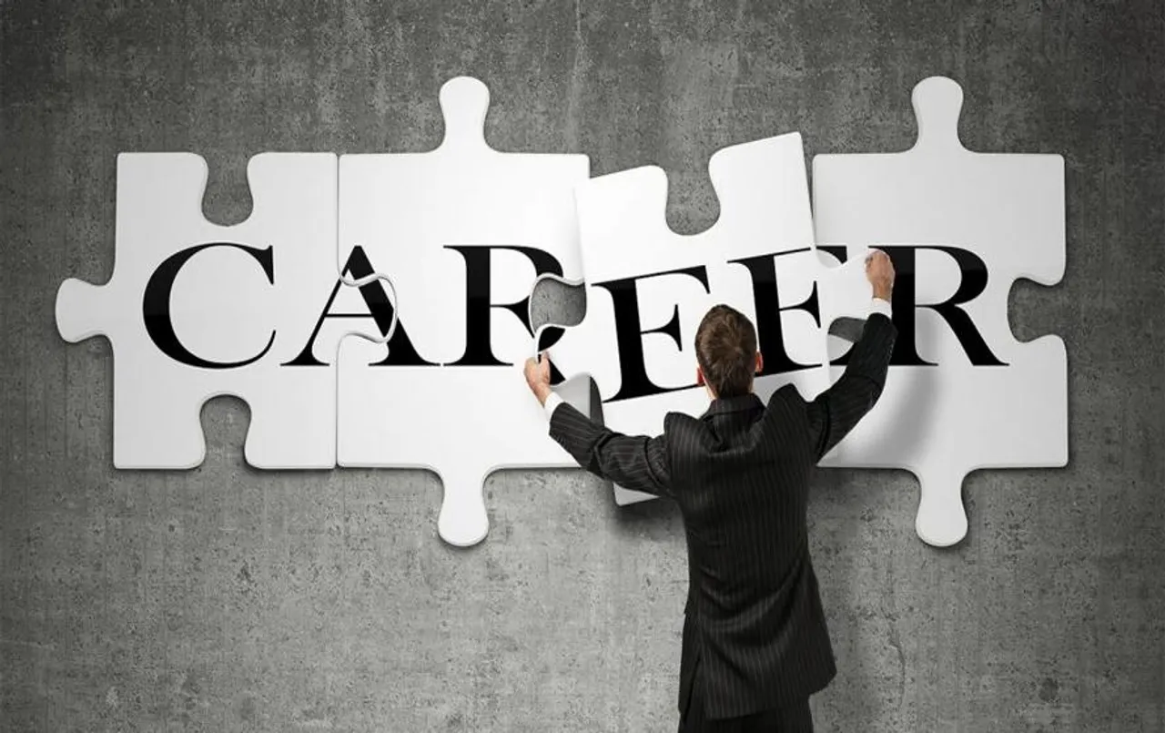 Career Tips: नए युग में खुद को करिए अपडेट, यहाँ खुले हैं सफलता के दरवाज़े