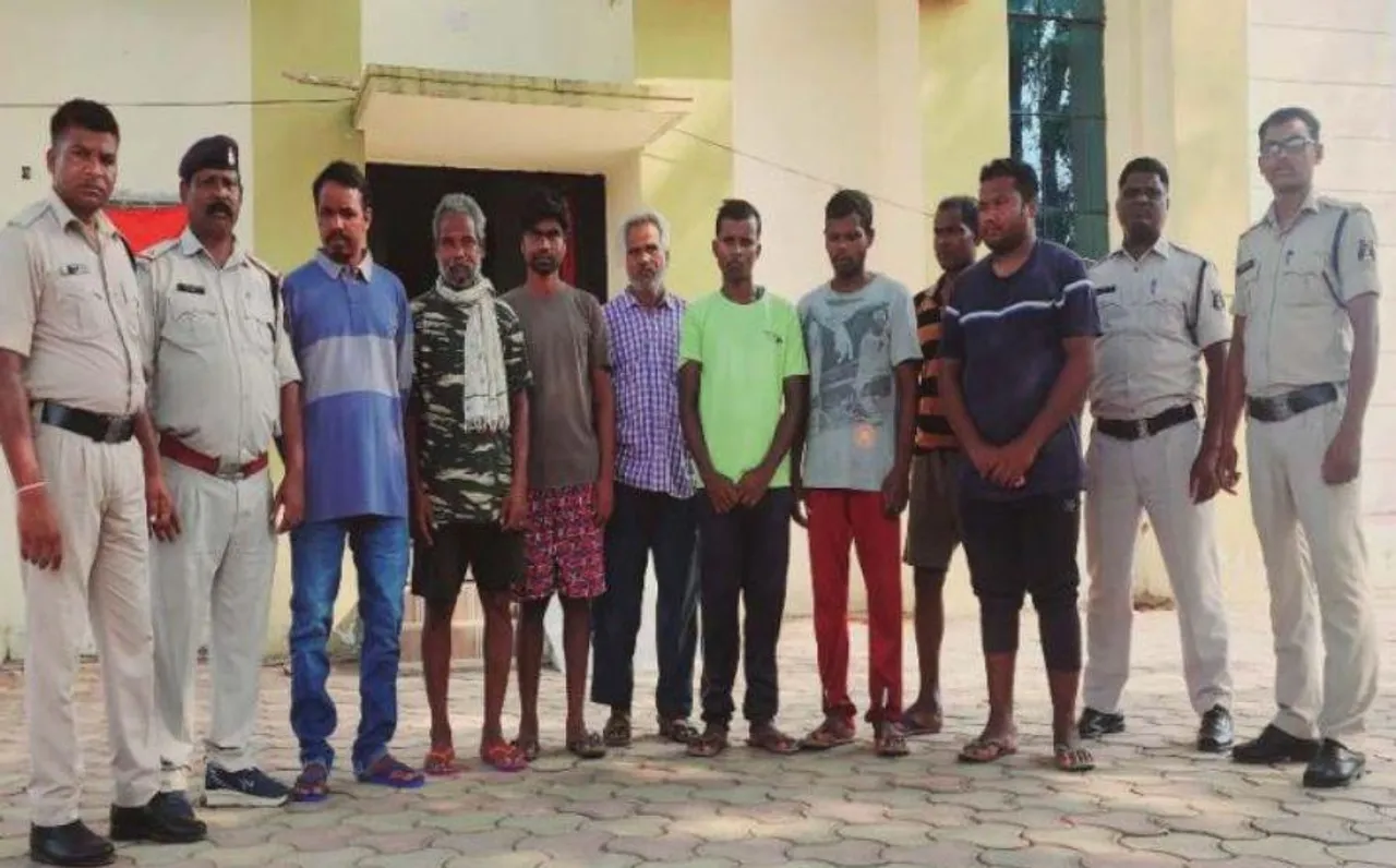 Chhattisgarh News: जशपुर में गौ मांस बेचने वालों को पुलिस ने दबोचा, गिरफ्तार सभी आठ आरोपियों ने अपराध करना माना