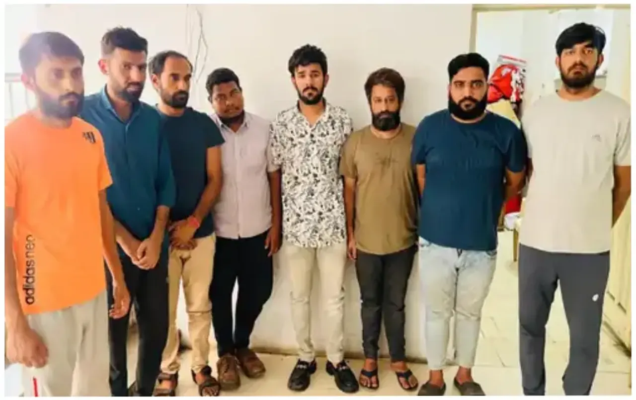 रायपुर पुलिस ने गोवा से गिरफ्तार किए 8 क्रिकेट सटोरिए: सट्टेबाजों का UAE से भी निकला कनेक्शन, ऐसे खिला रहे थे सट्टा