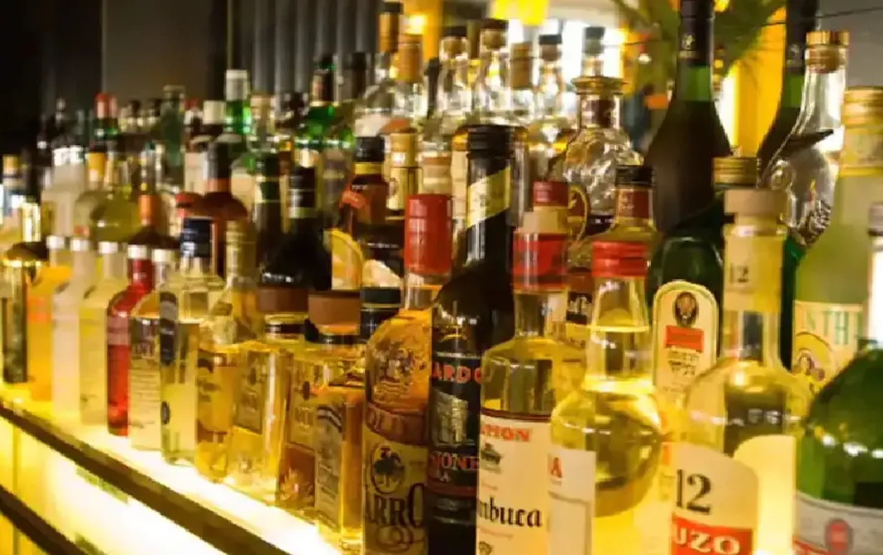 Chhattisgarh News: शराब प्रेमियों के लिए खुशखबरी, अब छत्‍तीसगढ़ सरकार देने जा रही ये सुविधाओं को मंजूरी!