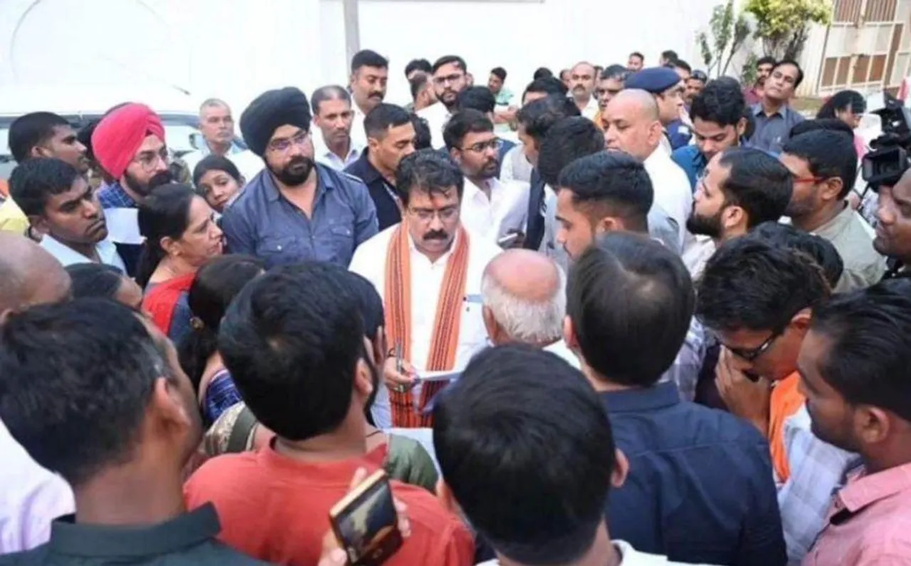 Chhattisgarh News: शहीदों के परिवारवालों ने किया प्रदेश में अनिश्चितकालीन हड़ताल का ऐलान, सरकार के समक्ष रखी ये 6 मांगे