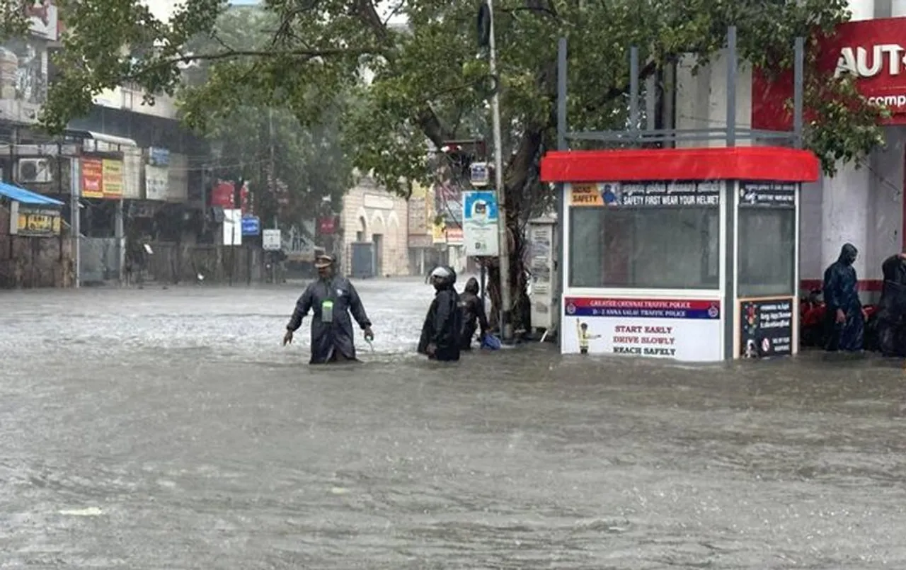 Cyclone Michuang: तमिलनाडु में भारी बारिश से जलभराव के हालात, आज 33 उड़ानें ने की डायवर्ट