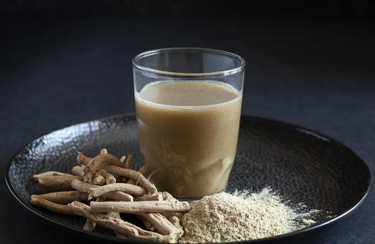 Ashwagandha Health Benefits: ब्लड शुगर के मरीजों के लिए फायदेमंद अश्वगंधा, जानिए दूध के साथ इसके खास फायदे