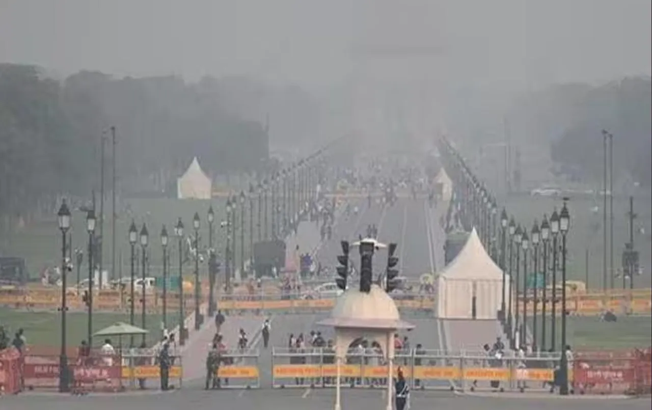 Delhi AQI: रात में फिर से जहरीली हुई हवा की गुणवत्ता, कुछ राहत नहीं मिलने की संभावना