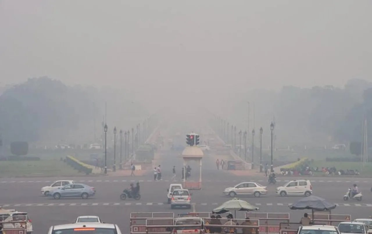 Delhi Air Quality: आज सुबह 8 बजे 400 के पार गया जहरीली हवा का स्तर, लगातार हो रही है बढ़ोत्तरी