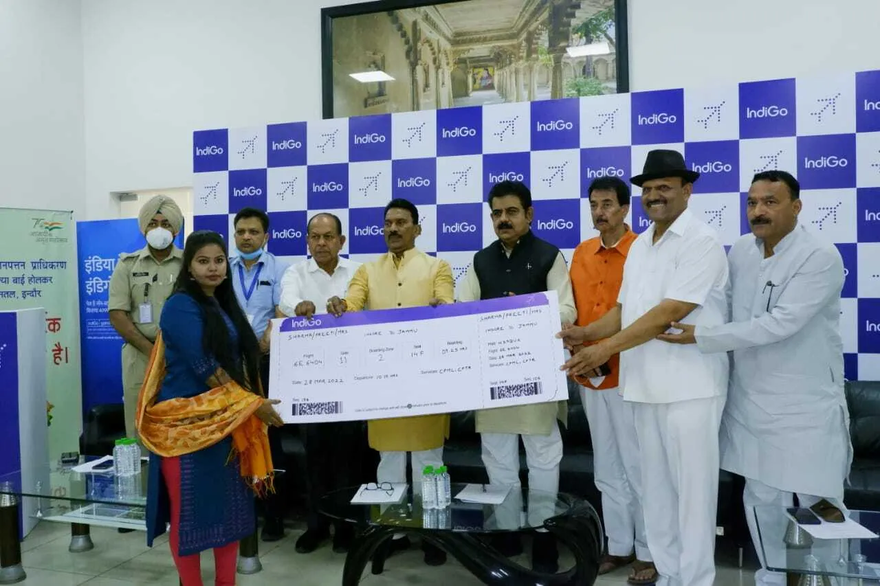 मंत्री ज्योतिरादित्य सिंधिया ने इंडिगो की उड़ान सेवा का किया शुभारंभ, जानें खबर