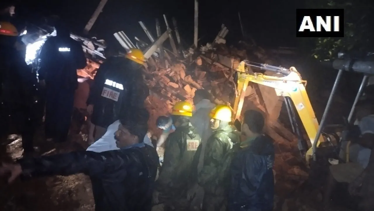 Karnataka Landslide News:  भूस्खलन की चपेट में आने से तीन श्रमिकों की मौत, जानें पूरी खबर