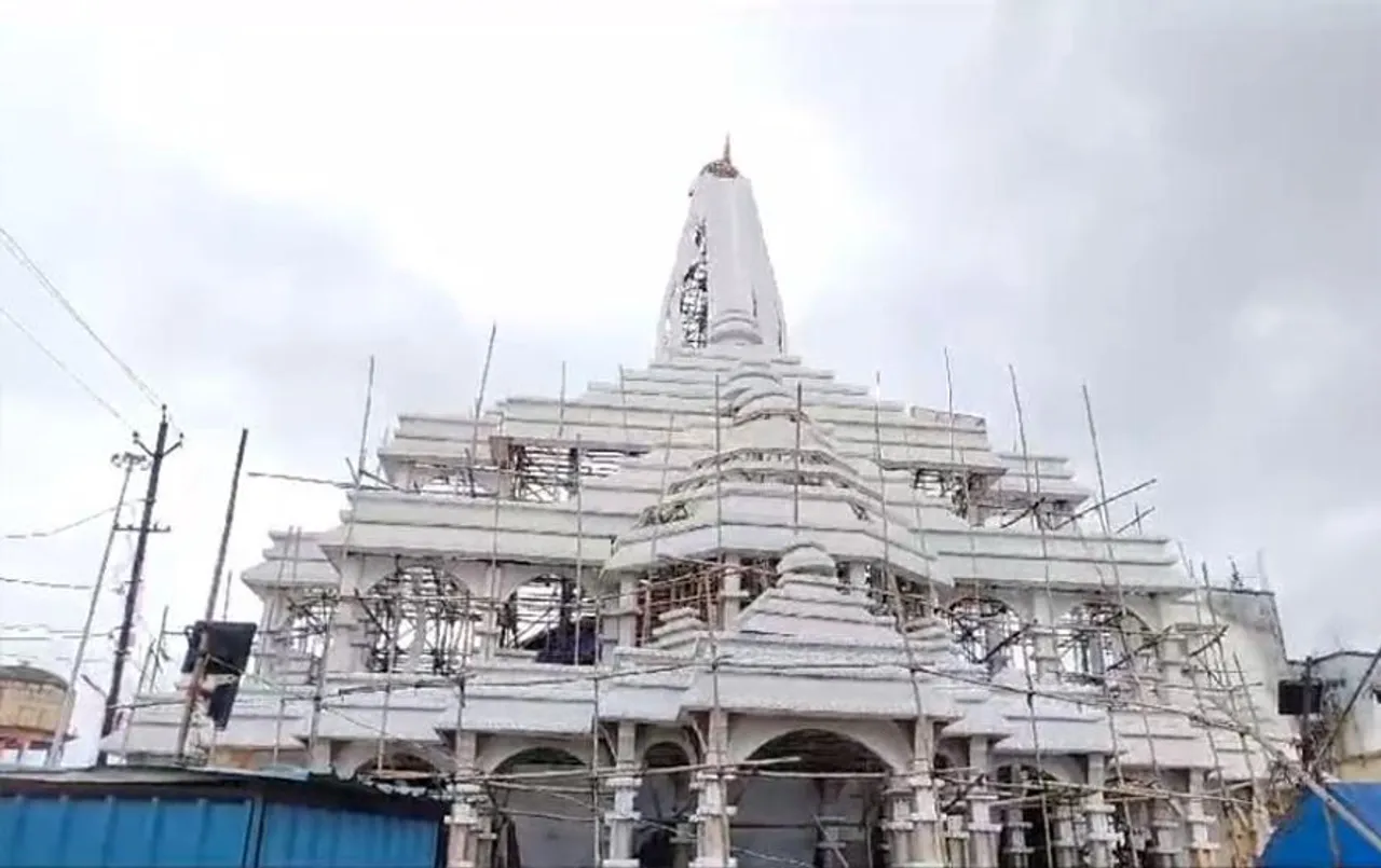 Ganesh Chaturthi 2023: कोरबा में कोलकाता के कारीगर तैयार कर रहे, गणेशोत्सव के लिए 107 फीट ऊंचा पंडाल