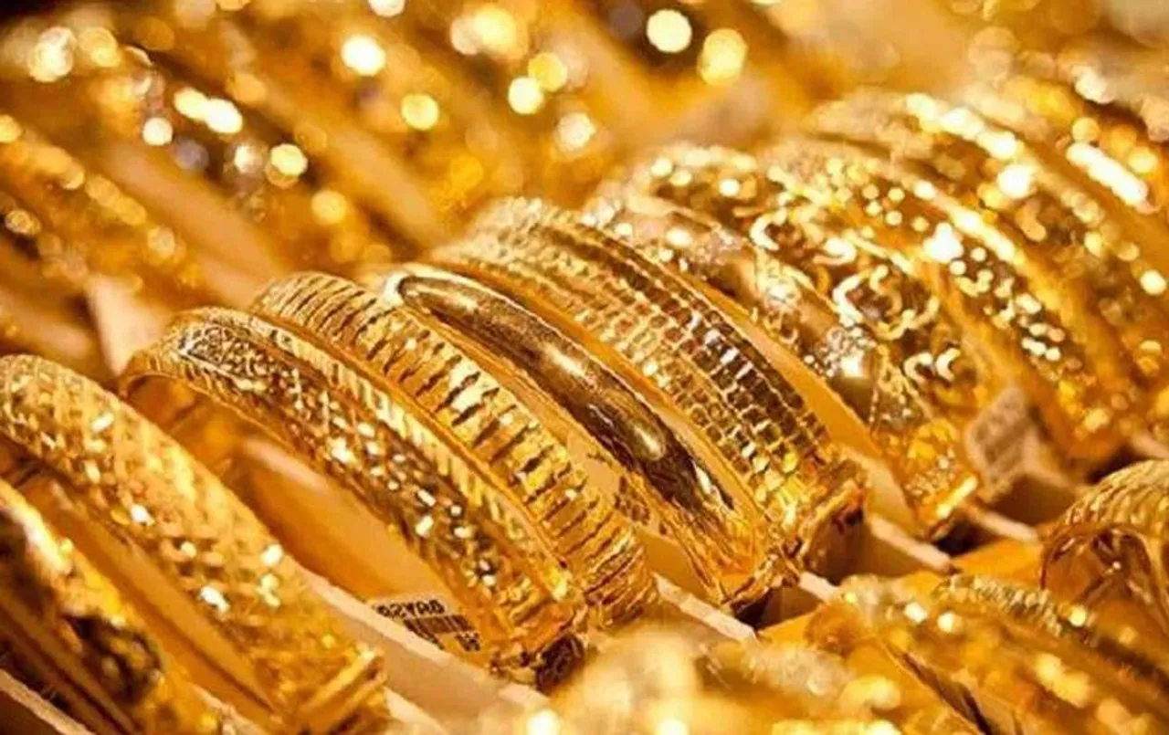 Gold Rule: घर में कितनी गोल्ड और ज्वैलरी रख सकते हैं, जानें क्या कहता है इनकम टैक्स नियम और कानून