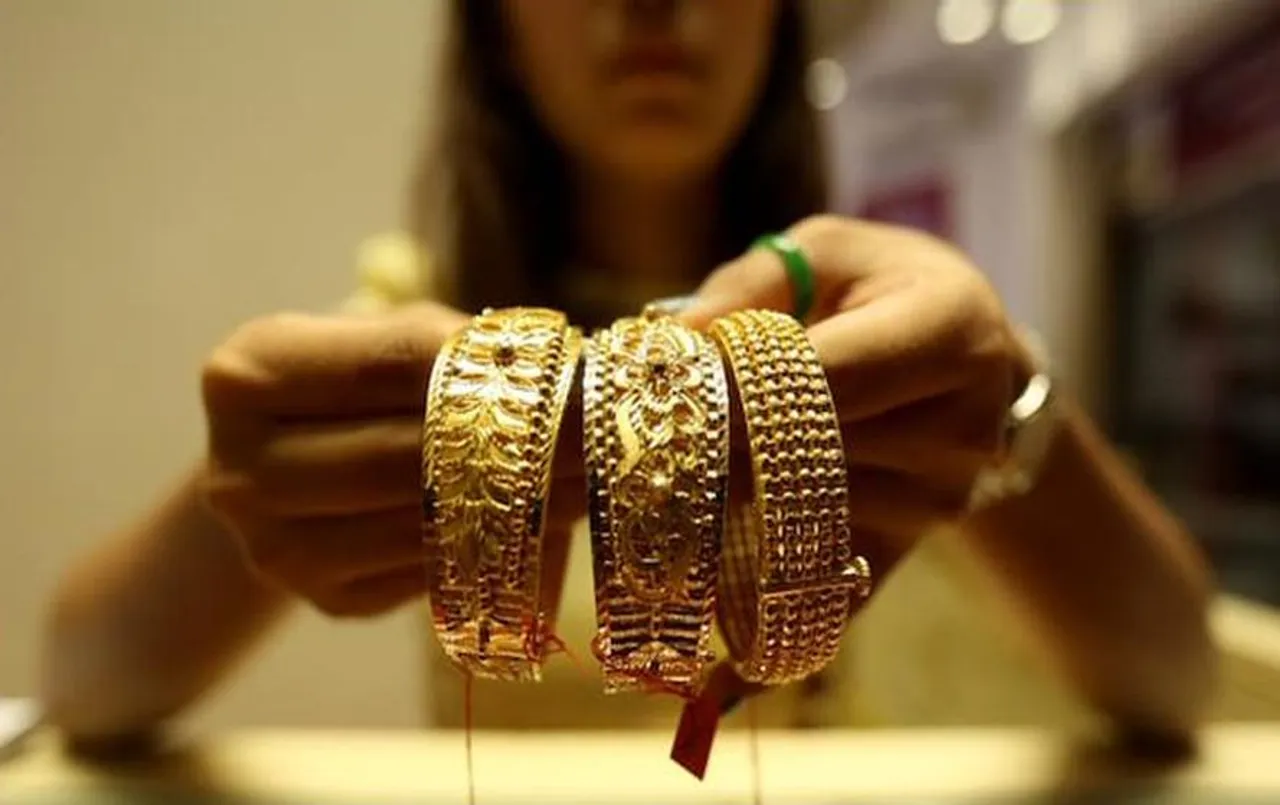 Gold Price Rate Today: आज सस्ते हुए सोना-चांदी के भाव, जानिए आपके शहर में कितना हुआ