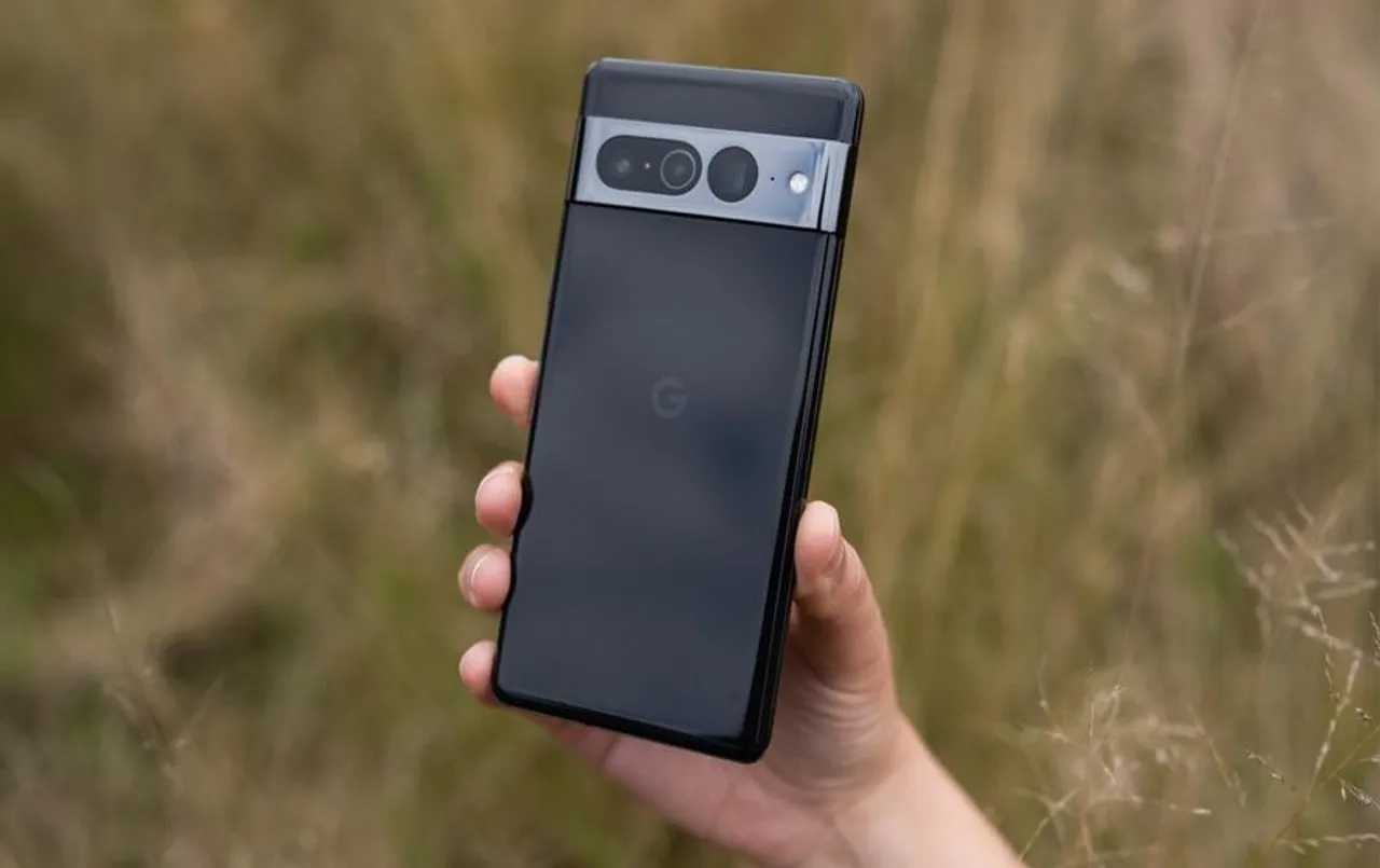 Google Pixel 7 Pro Offer: गूगल का ये पिक्सल फोन हो गया बहुत सस्ता, जानिए ऑफर और स्पेसिफिकेशन