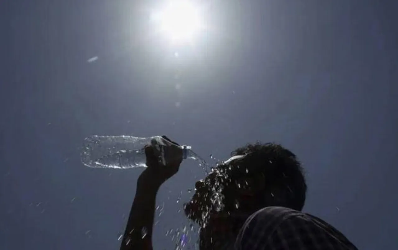 Heatwave & stroke Protection: गर्मी में इतने डिग्री से ऊपर न जाने दें शरीर का टेंपरेचर, ऐसे नियंत्रित रखें अपना तापमान