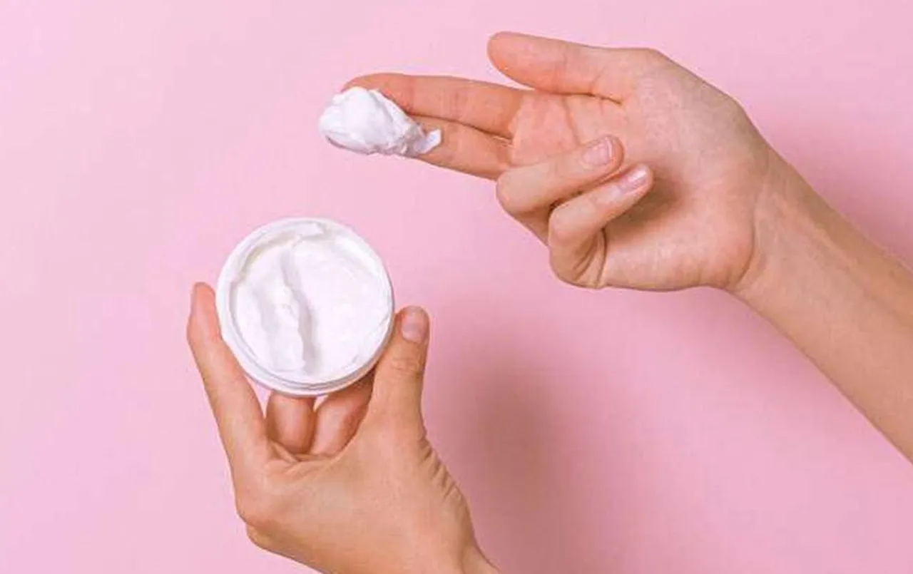 Homemade Body Lotion: मुलायम त्वचा के लिए घर पर तैयार करें ये बॉडी लोशन्स, आसान यही विधि