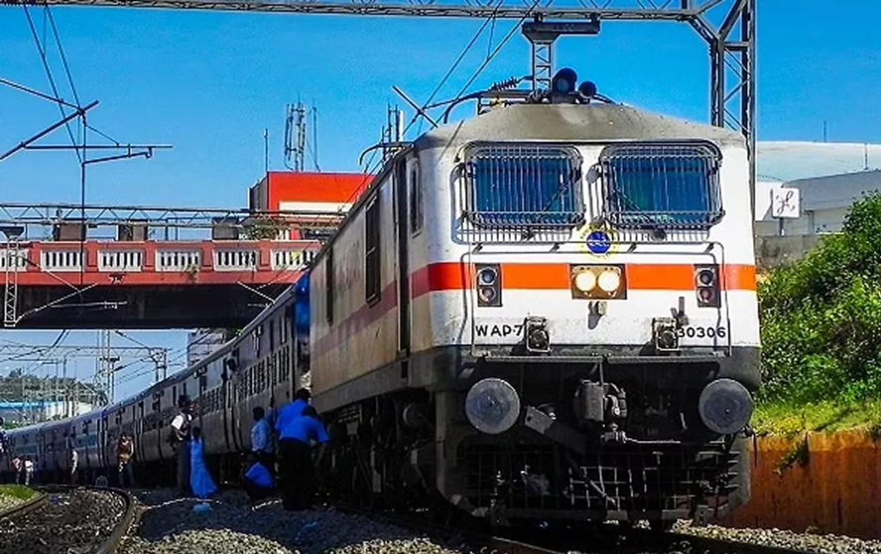 Indian Railway Fact: आखिर कैसे तुरंत पता चलता है किस बोगी में की गई चेन पुलिंग, क्या है इसकी तकनीक