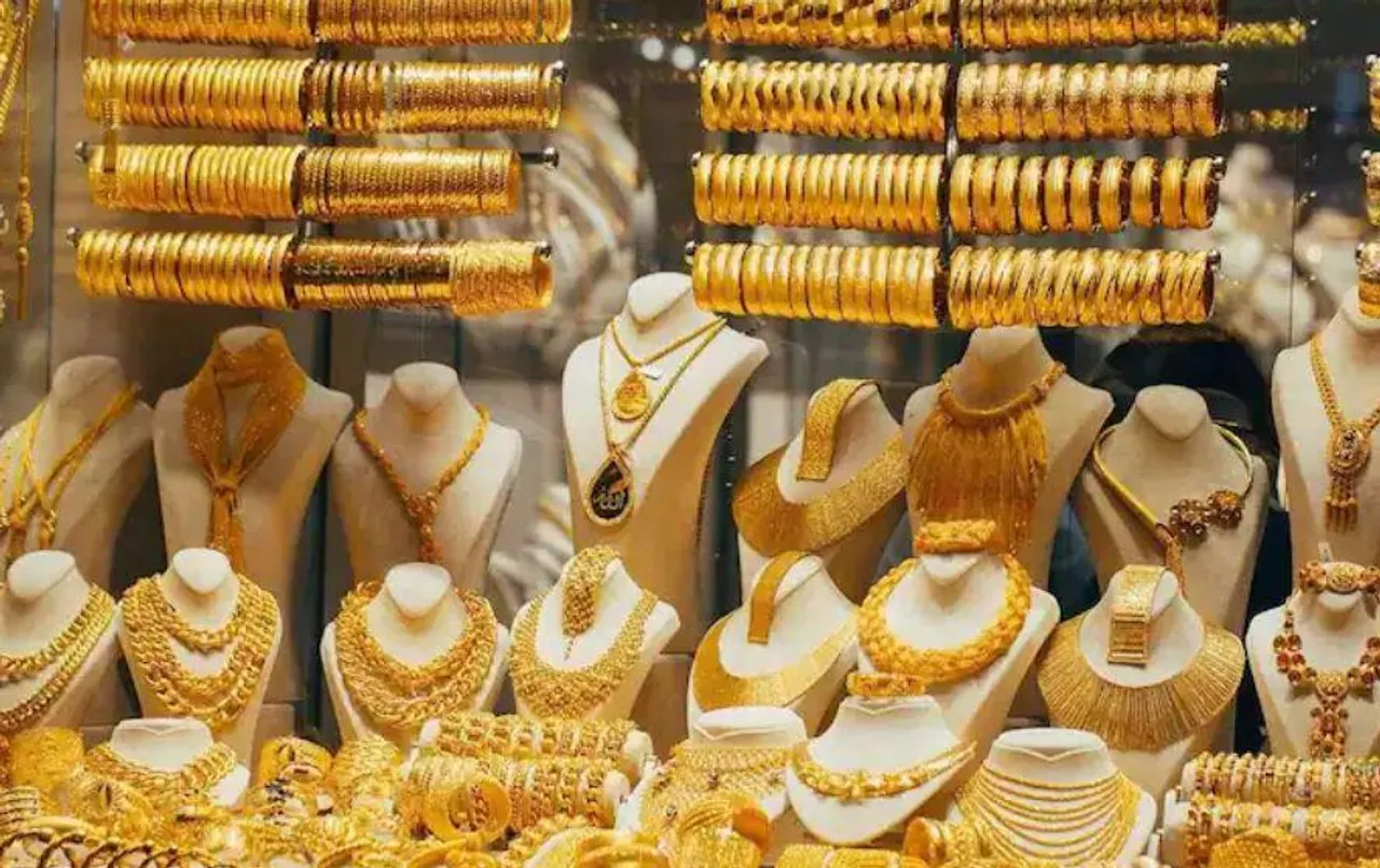 इंदौर मंडी भाव: एक बार फिर गिरा सोना-चांदी का भाव, सोयाबीन तेल के रेट में भी आएगी कमी! जानें मंडी का भाव