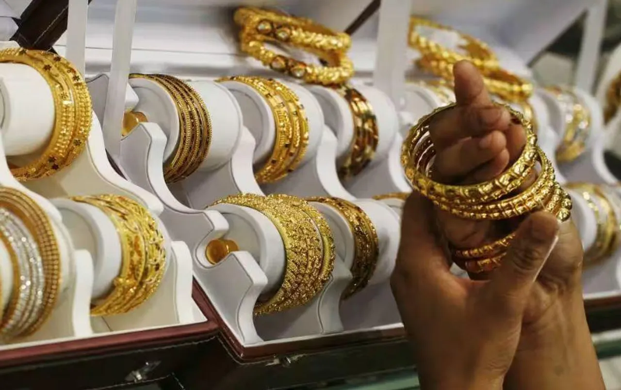 Indore Mandi Bhav: सोने और चांदी की कीमत स्थिर, चने ने मारी लंबी छलांग; जानें इंदौर मार्केट का पूरा भाव