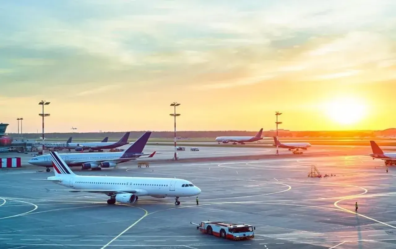 Indore News: इंदौर एयरपोर्ट को फिर बम से उड़ाने की मिली धमकी, मेल आने से मचा हड़कंप, सब्जेक्ट में ये लिखा