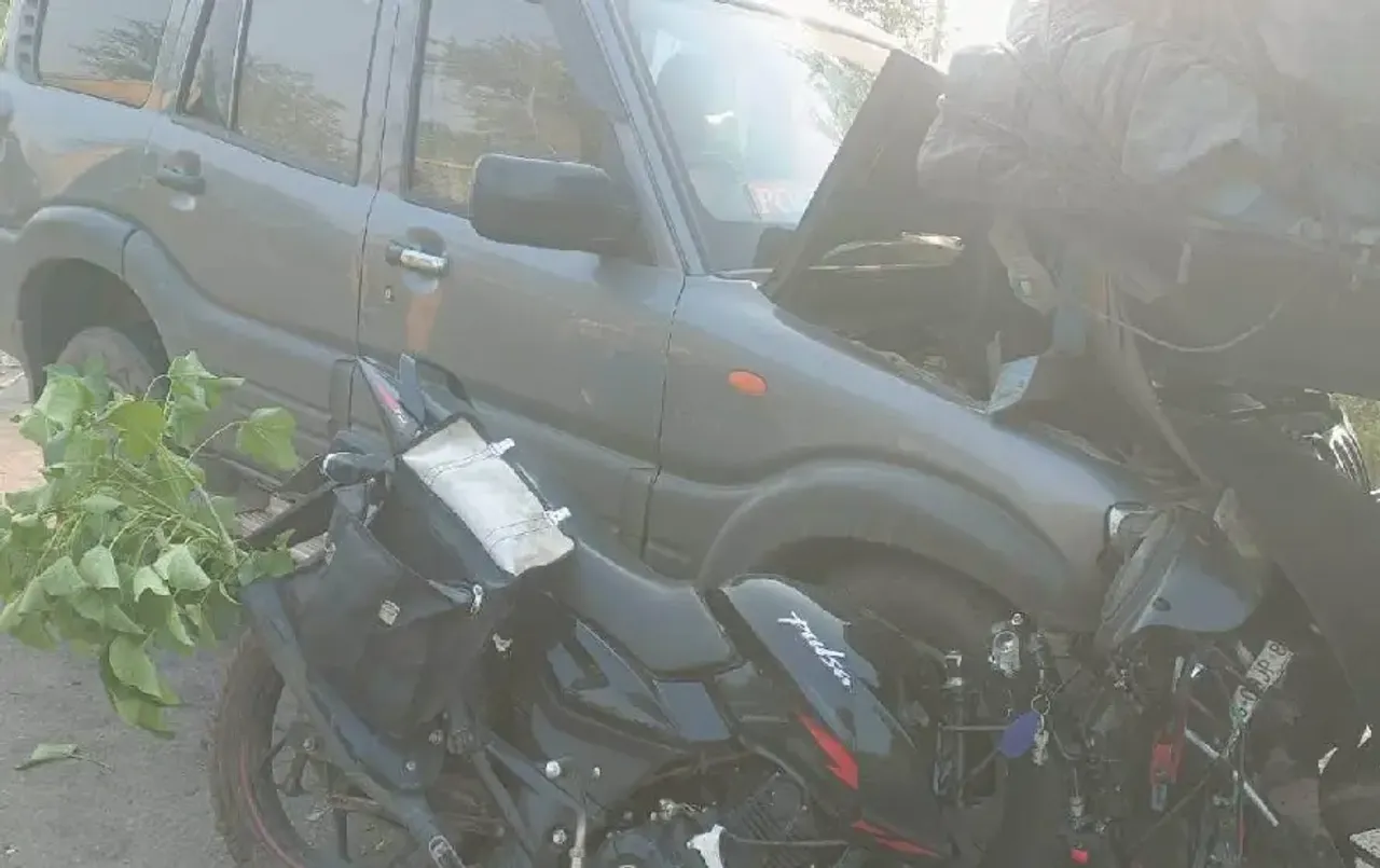 Kawardha Accident News: हादसा देख सभी हैरान! रोड पर खड़े ट्रक से पुलिस की तीन गाड़ियां टकराईं, एक कॉन्‍स्‍टेबल की मौत