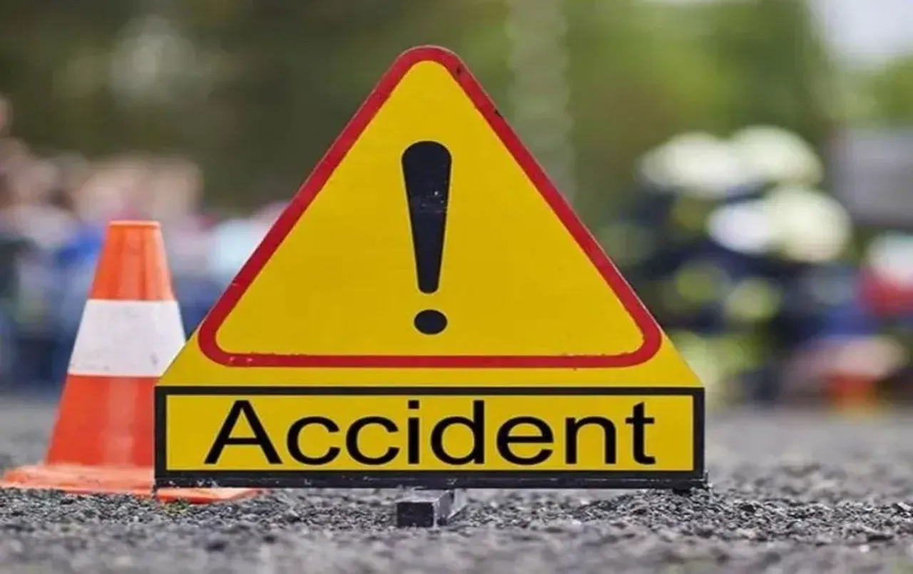 खरगोन में दर्दनाक हादसा: बस और ट्रक में भीषण टक्कर, 2 की मौत, 20 घायल, 10 की हालत गंभीर