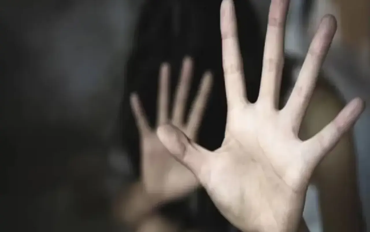 एमपी में बढ़ रहे रेप के मामले: 10 वीं की छात्रा के साथ पांच लोगों ने किया गैंगरेप, दोस्त के साथ की मारपीट