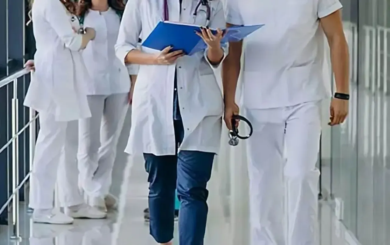 नर्सिंग फर्जीवाड़े में खुलासा: परीक्षा हुई, रिजल्ट आया, लेकिन मार्कशीट लेने वाला कोई नहीं, वापस आईं सैकड़ों अंकसूची