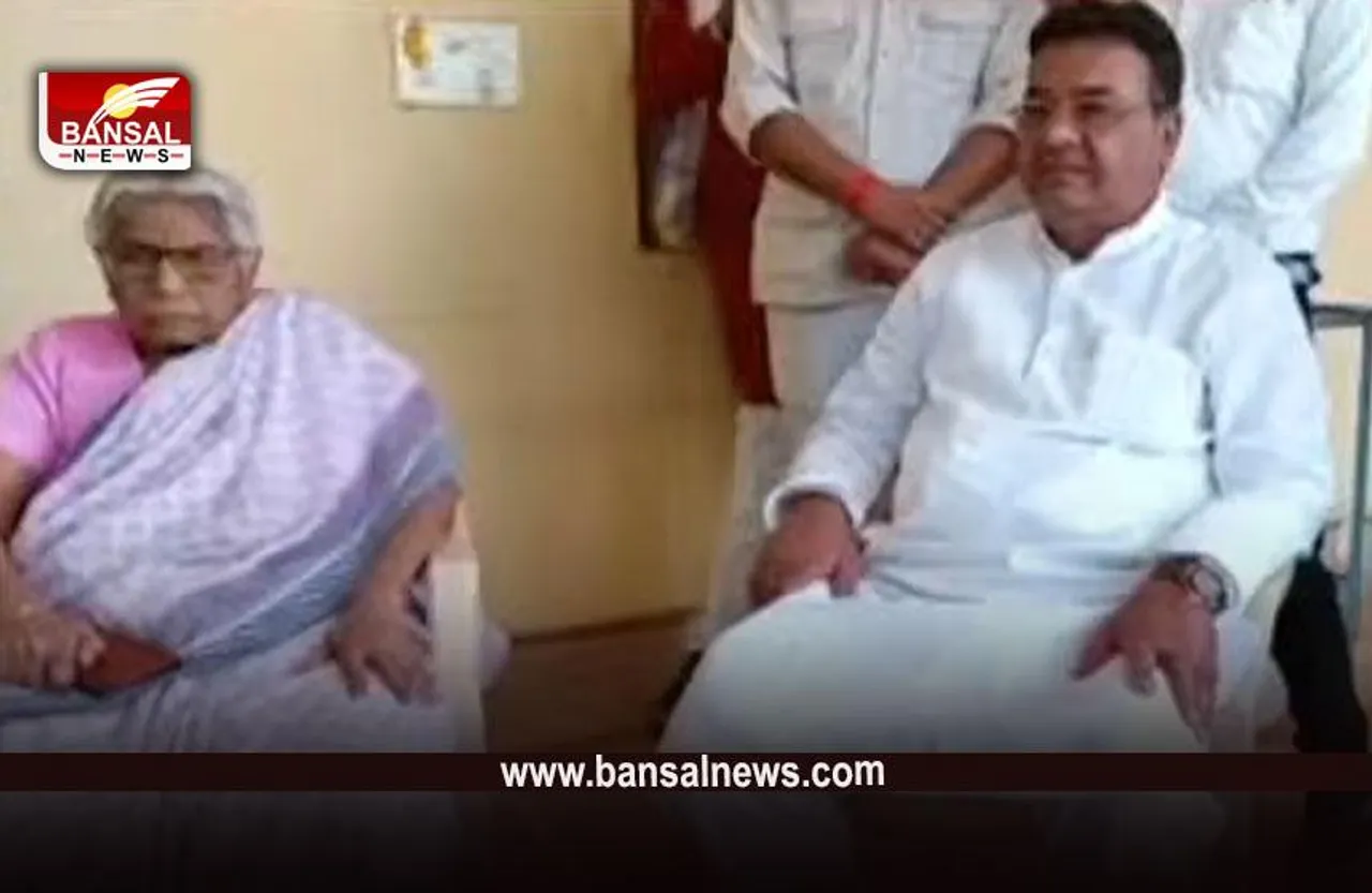 MP News: आखिर क्यों कुसुम सिंह महदेले से मिलने पहुंचे कांग्रेस नेता मुकेश नायक