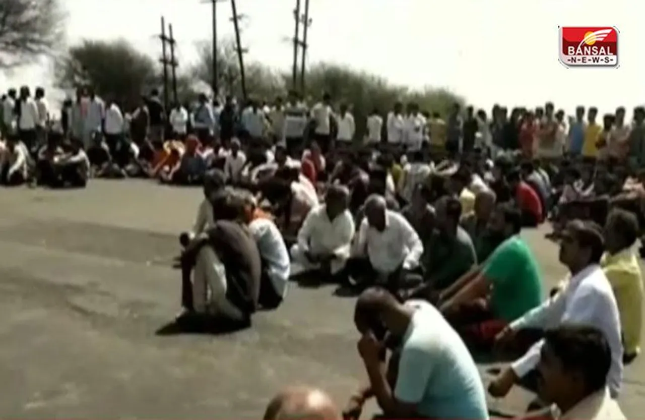 MP Ratlam News: युवक की हत्या से गुस्साए परिजनों ने जाम किया हाईवे