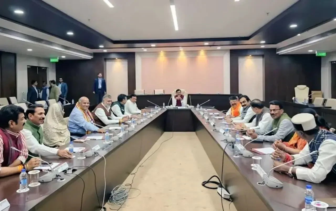 Mohan Cabinet Meeting: मोहन कैबिनेट बैठक आज, कई अहम प्रस्तावों पर लग सकती है मुहर, विधायकों के साथ बैठक करेंगे CM यादव