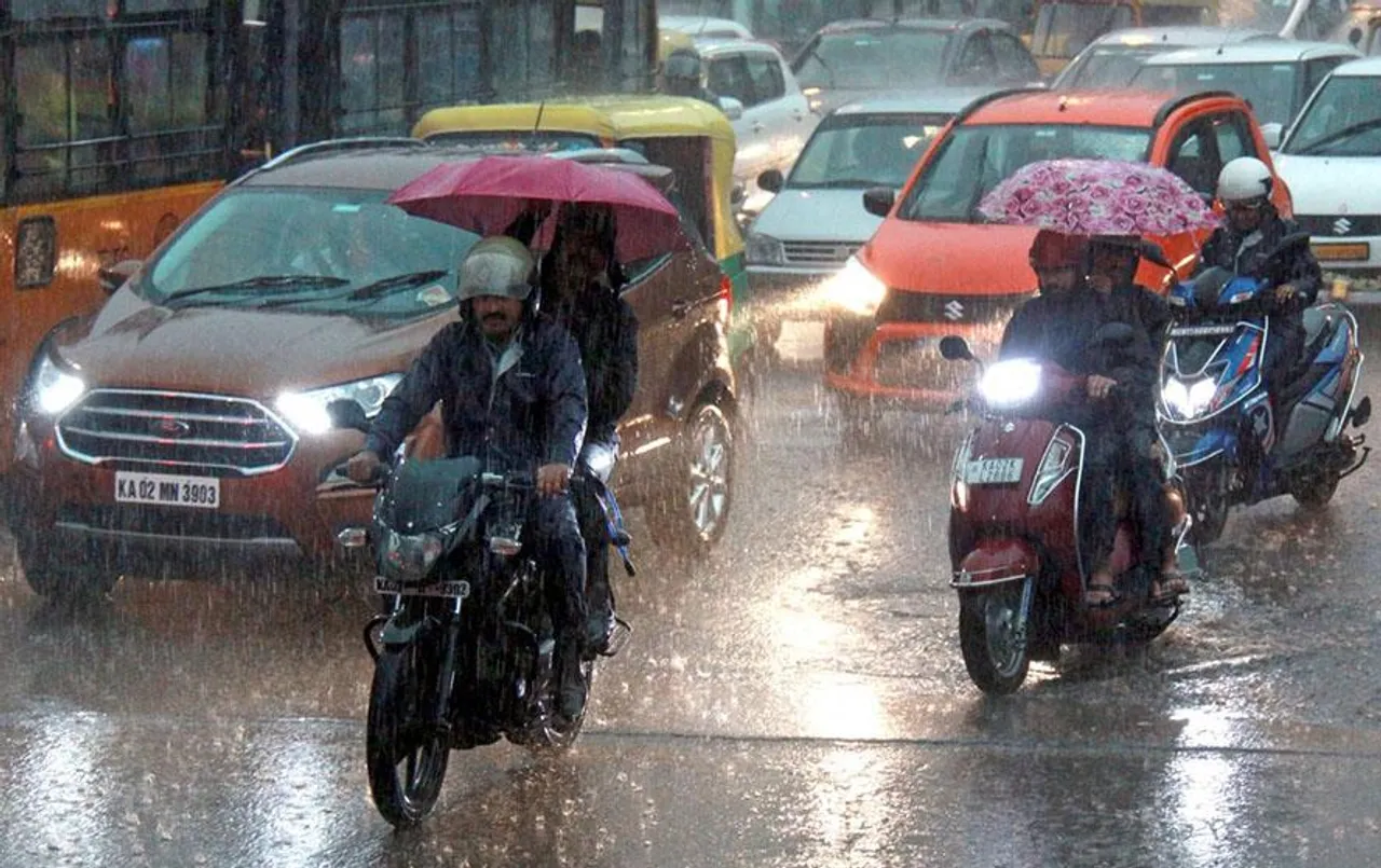 Monsoon Update: पूरे देश में पहुँचा मानसून, जानें अगले दो दिनों में कहां-कहां होगी बारिश