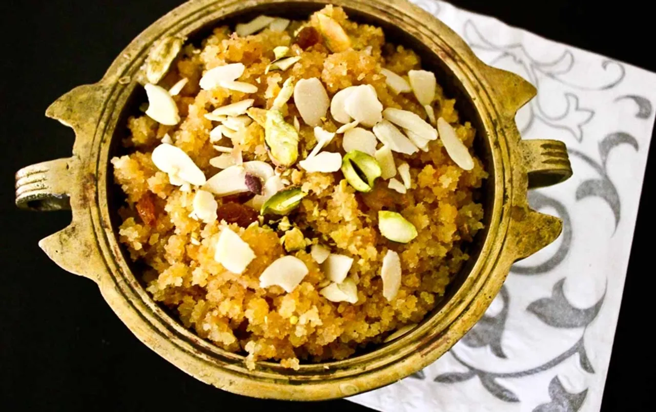 Moongdaal Sweetdish Recipes: घर पर झट-पट तैयार करें मूंगदाल के स्वीटडिश, नोट करें आसान रेसिपी