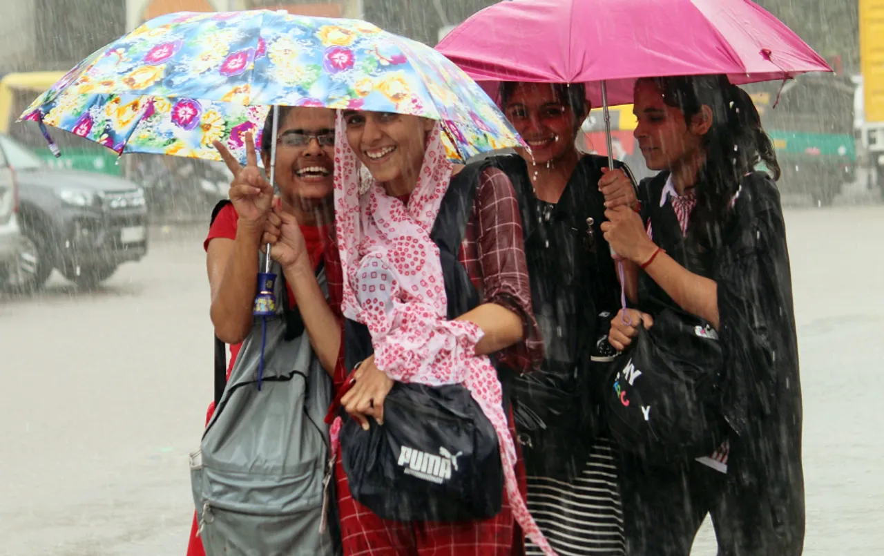 MP Weather Update: राजधानी भोपाल में भारी बारिश, निवाड़ी और विदिशा में आकाशीय बिजली गिरने से तीन की मौत